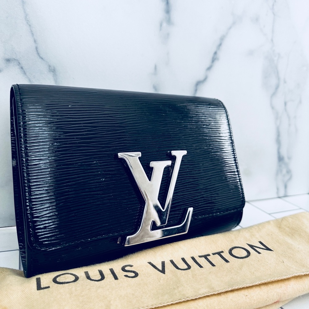 Louis Vuitton clutch